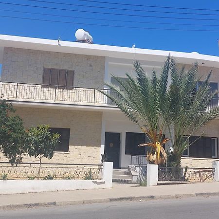 Bed and Breakfast Secret Garden 02 Famagusta  Exterior foto